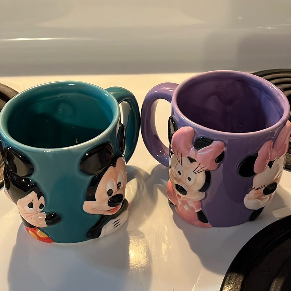 Vintage Disney Mickey & Minnie Mouse mugs. Never used.